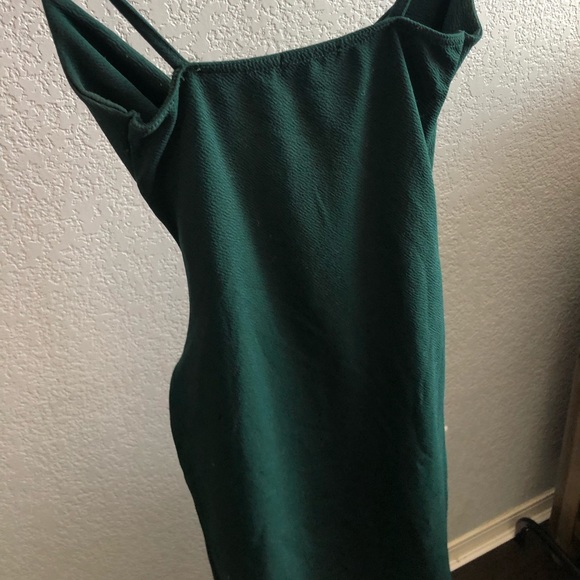 An olive green tight slit dress - Picture 4 of 6